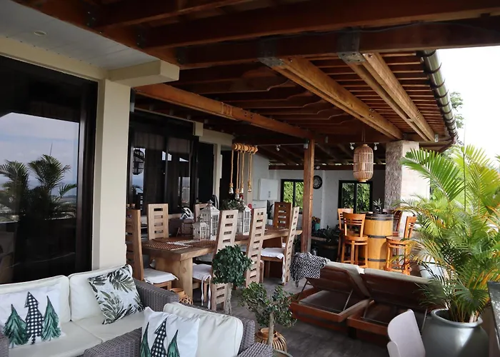 180 Degrees Self-Catering